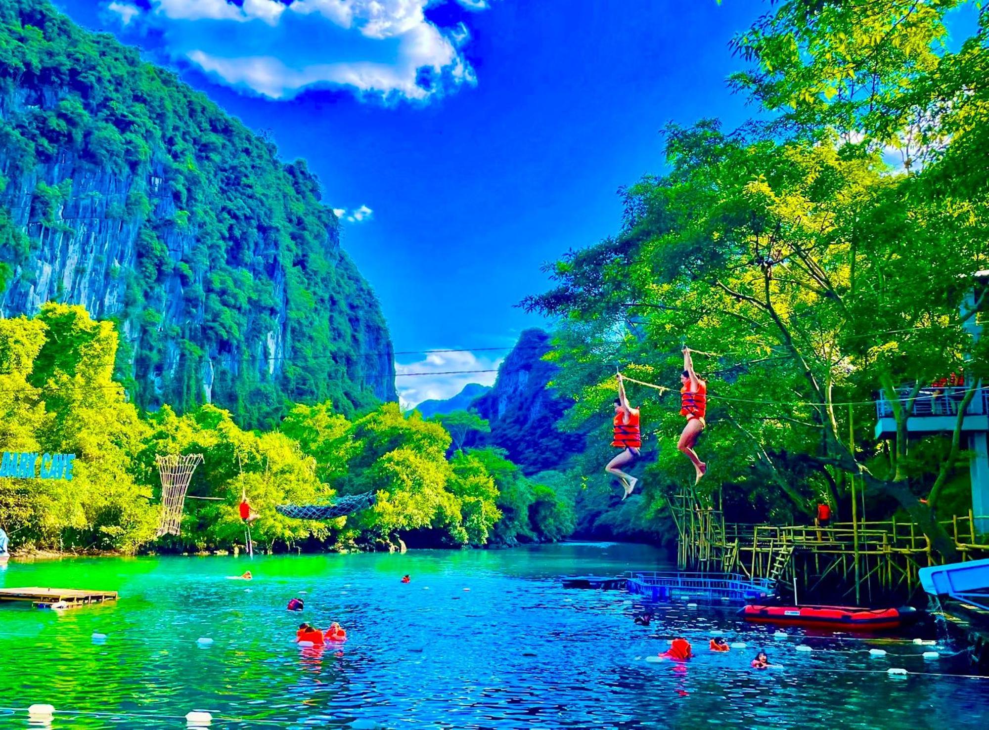 Yolo Pool Bar Villas & Garden Restaurant Phong Nha Exterior photo